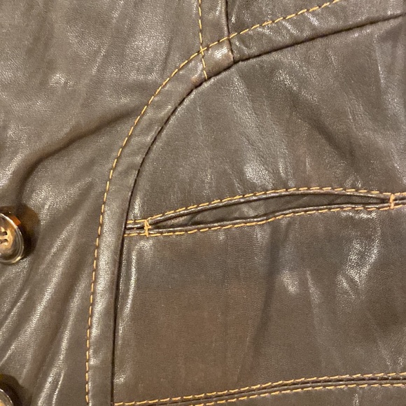 Danier vintage leather jacket. - Picture 7 of 8